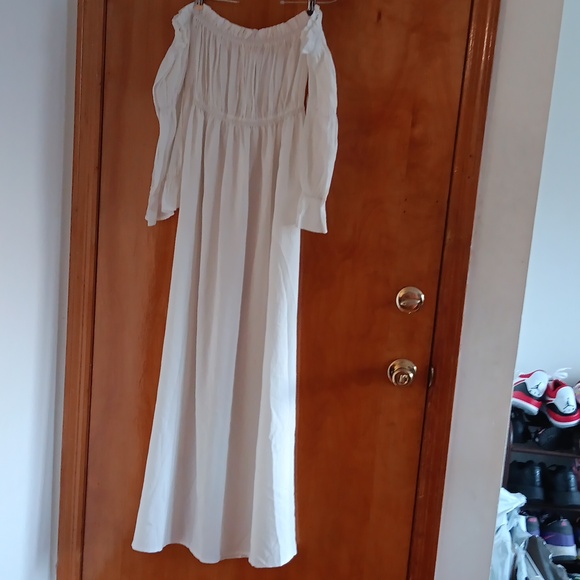 Anna-Kaci White Off-Shoulder Dress NWT - Picture 2 of 5